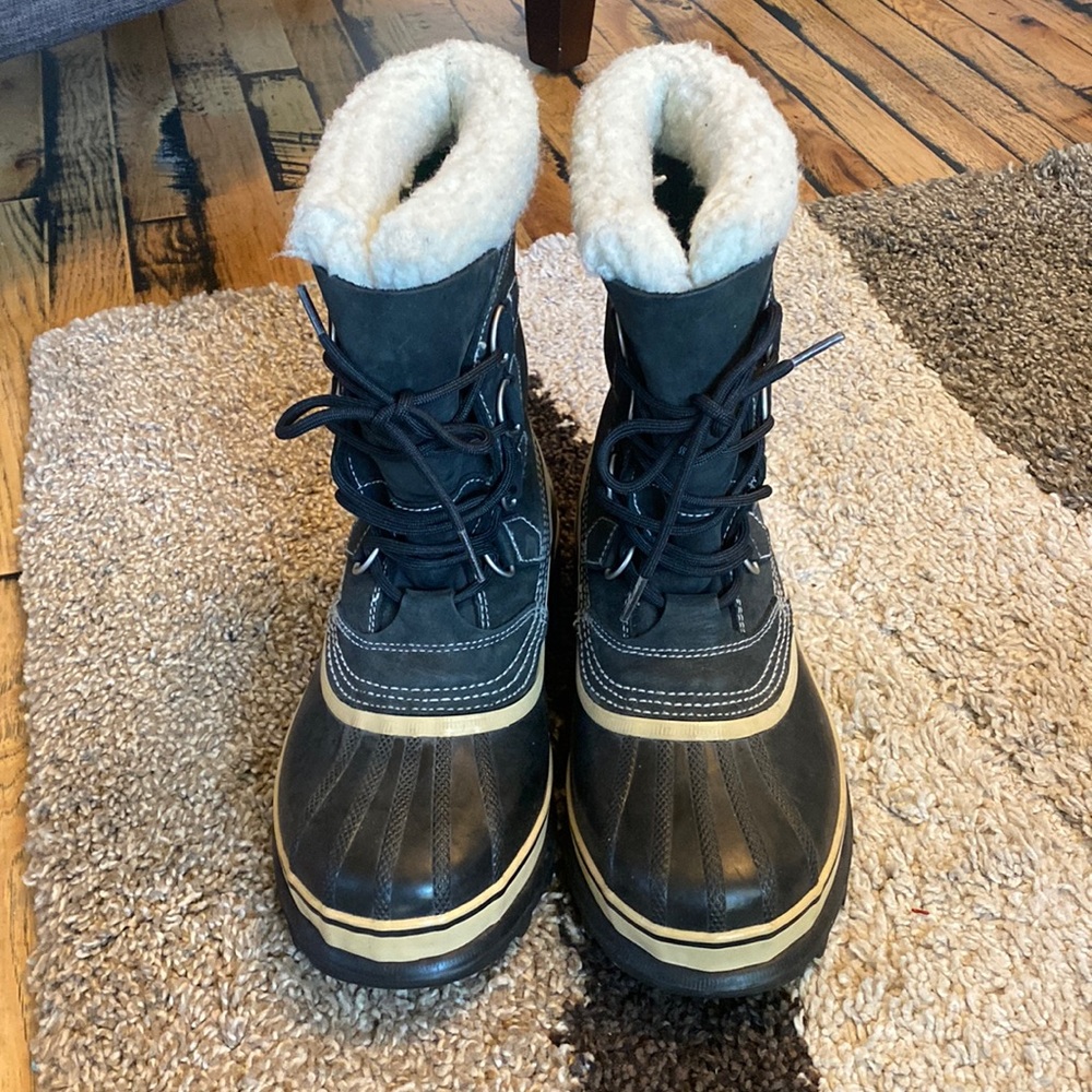 Womens Black Caribou Sorel Snow Boots